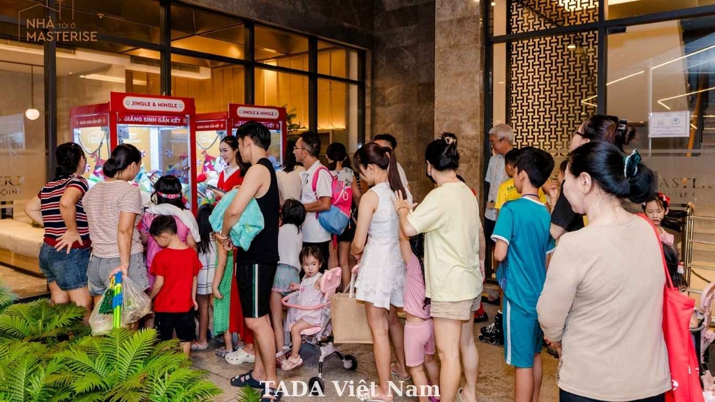 TADA Việt Nam Cho Thuê Máy Gắp Thú Tại Sự Kiện Jingle & Mingle 2025 Của Cư Dân Masterise