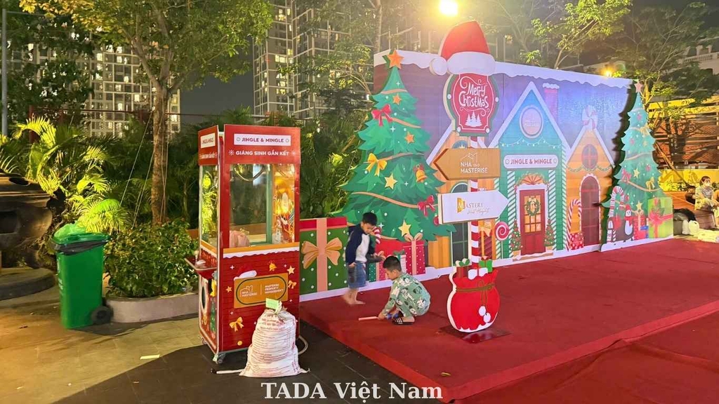 TADA Việt Nam Cho Thuê Máy Gắp Thú Tại Sự Kiện Jingle & Mingle 2025 Của Cư Dân Masterise