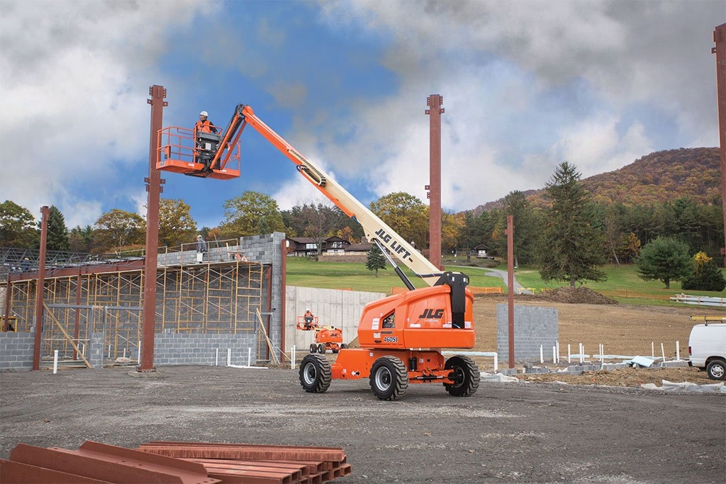 xe nang nguoi 16m lam viec dang boom lift jlg 450aj