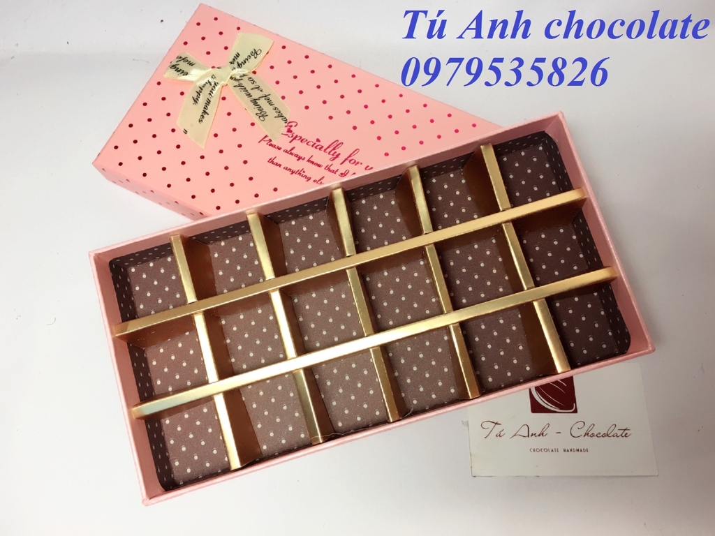 Hộp đựng socola hình chữ nhật có ngăn