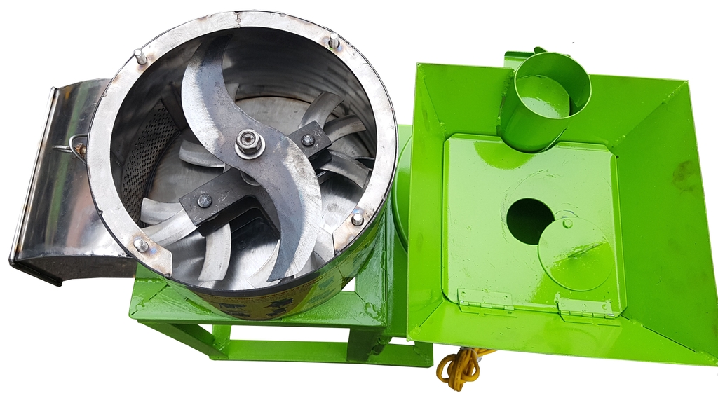 Máy bắn cám cho cá ăn - Công cụ hữu ích trong nuôi trồng thủy sản