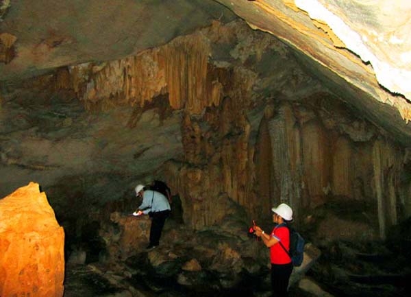 Giá vé tham quan Hang Cặp La - Hạ Long