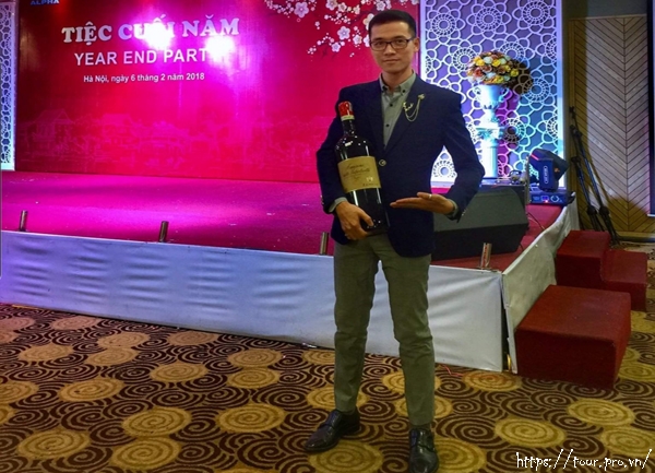 Tổ Chức Tiệc Tất Niên: Kinh Nghiệm Hướng Dẫn A - Z 2025