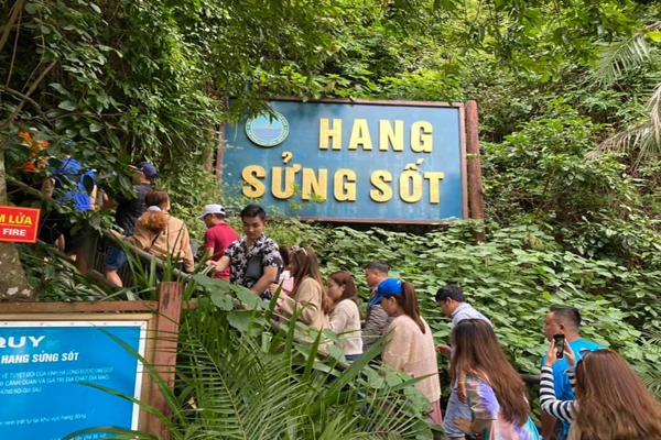 Hang Sửng Sốt Giá Vé, Kinh Nghiệm Du Lịch 2025 Có Gì Mới ?