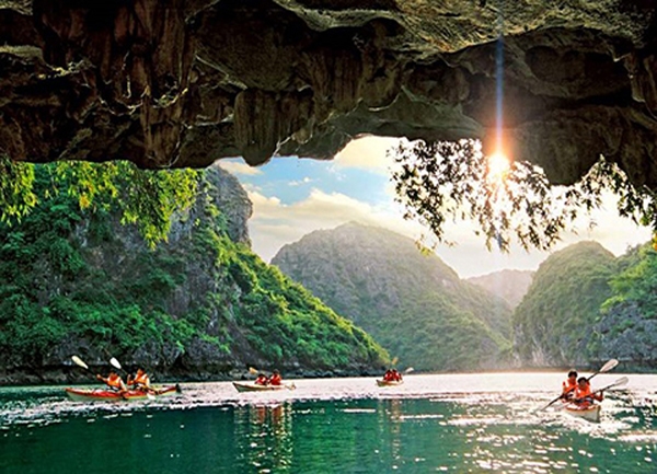 Giá vé tham quan Hang Luồn - Quảng Ninh