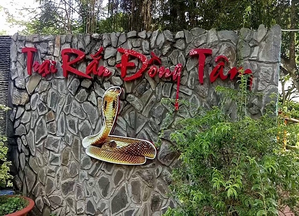 Giá Vé Khu Du Lịch Trại Rắn Đồng Tâm Tiền Giang 2025