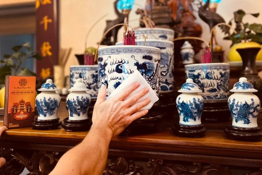 Hướng dẫn bao sái ban thờ cuối năm đúng cách