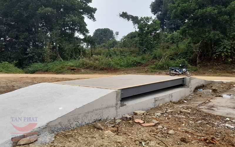 Hoàn thiện lắp đặt cân 30 tấn dài 6m tại Hòa Bình