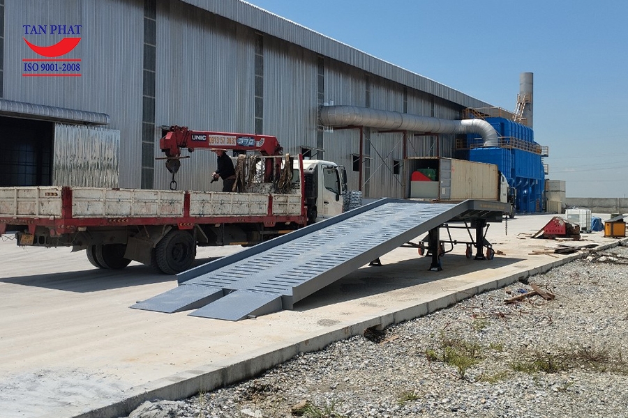 Bàn giao cầu container 10 tấn tại KCN Nam Sách, Hải Dương