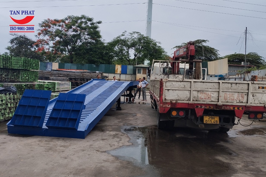 Cầu container 10 tấn: Vận chuyển, lắp đặt, bàn giao tại Hải Phòng