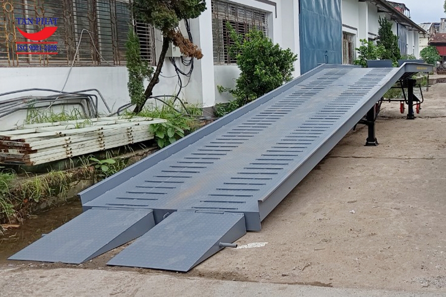 Cầu dẫn xe nâng 10 tấn bàn giao tại KCN Thăng Long, Hà Nội