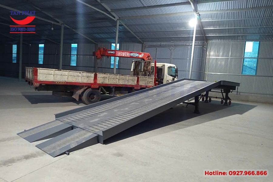 Bàn giao cầu xe nâng 12 tấn tại Long Biên, Hà Nội