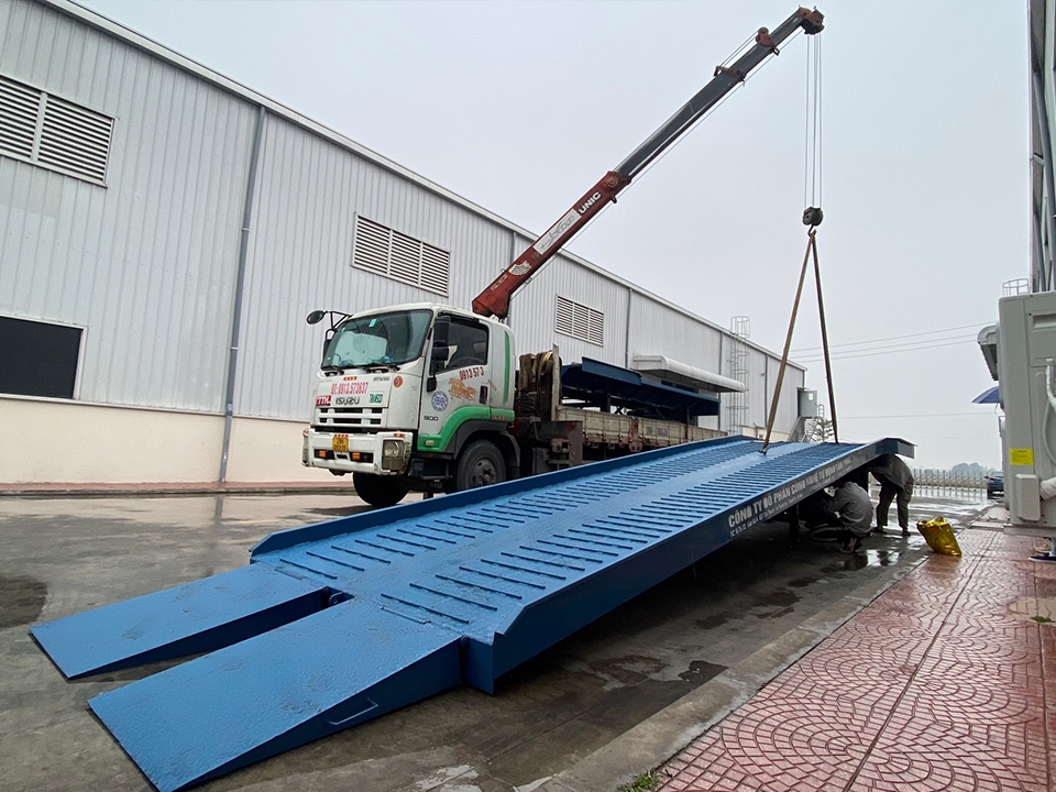 Cầu xe nâng 8 tấn bàn giao tại Bắc Ninh