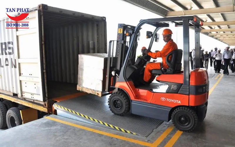 Những chú ý khi sử dụng sàn nâng thủy lực