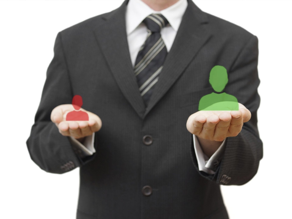 Kẻ tám lạng người nửa cân là gì?