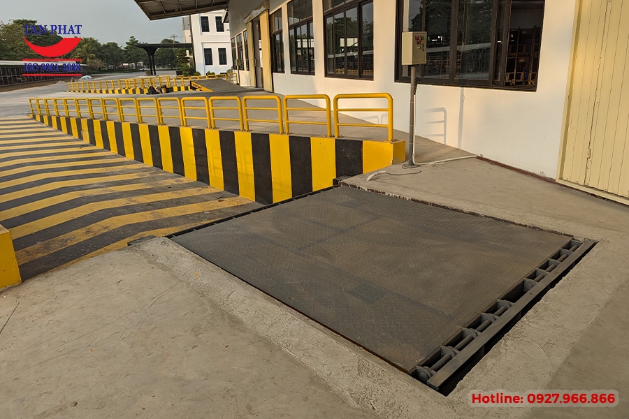 Sàn nâng thủy lực 10 tấn lắp đặt tại Chương Mỹ, Hà Nội