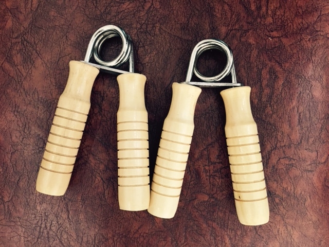 Bộ 2 kìm bóp tay cán gỗ nặng Thanh Xuân Sport TX-DC441131