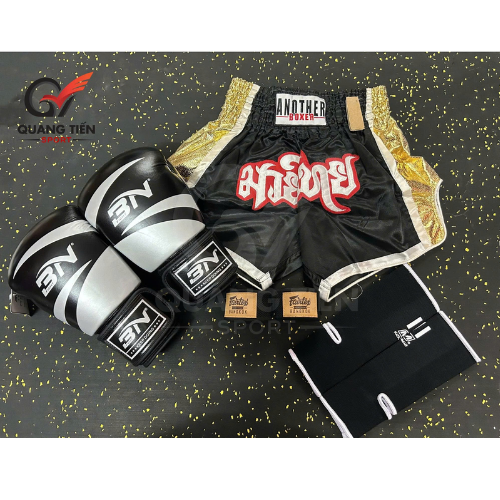 COMBO TẬP BOXING CƠ BẢN GĂNG BOXING + BĂNG ĐA + QUẦN MUAY + TẤT BẢO VỆ - ĐEN