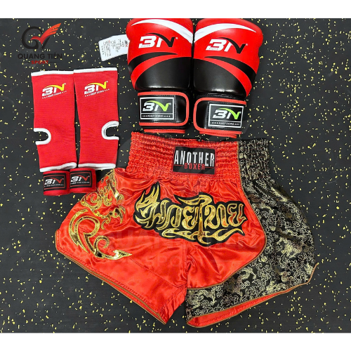 COMBO TẬP BOXING CƠ BẢN GĂNG BOXING + BĂNG ĐA + QUẦN MUAY + TẤT BẢO VỆ - ĐỎ