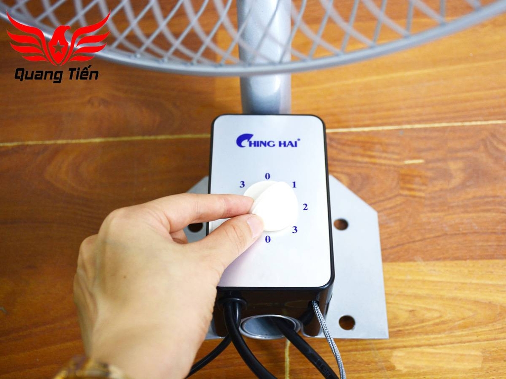 Quạt treo tường công nghiệp Ching Hai W9199