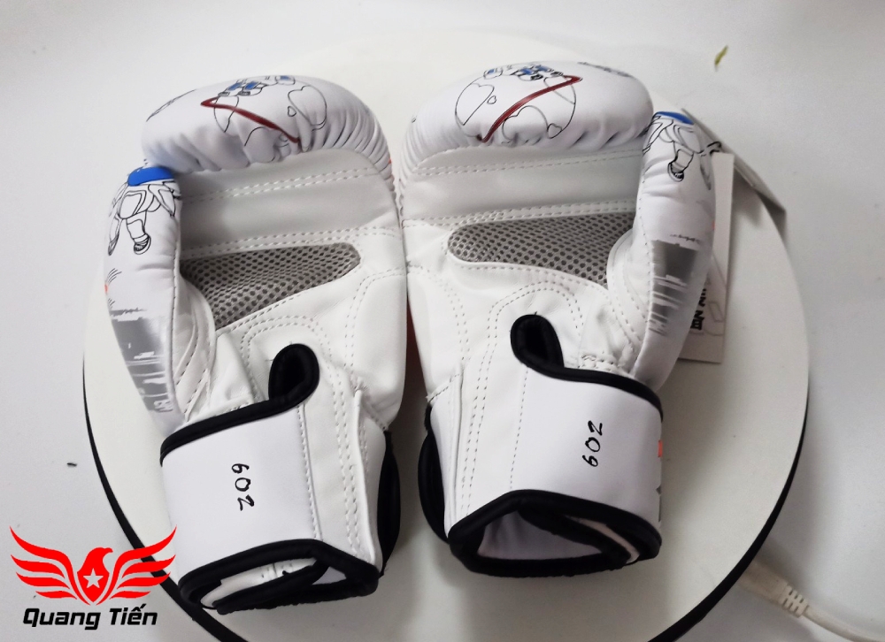 Găng tay boxing mini màu trắng MTB trẻ em 6oz 6.0 new cá tính new 2025