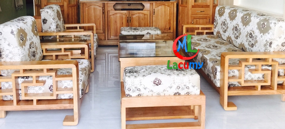 Bộ Sofa nệm gỗ kết hợp SF03 là sự lựa chọn hoàn hảo cho những ai yêu thích sự đa năng và tiện nghi. Sản phẩm có thiết kế đẹp mắt và tiện lợi, mang lại cảm giác thoải mái và ấm cúng cho người sử dụng. Nếu bạn đang tìm kiếm một sản phẩm nội thất thiết kế độc đáo và chất lượng, hãy đến với chúng tôi để được tư vấn và sở hữu sản phẩm này.