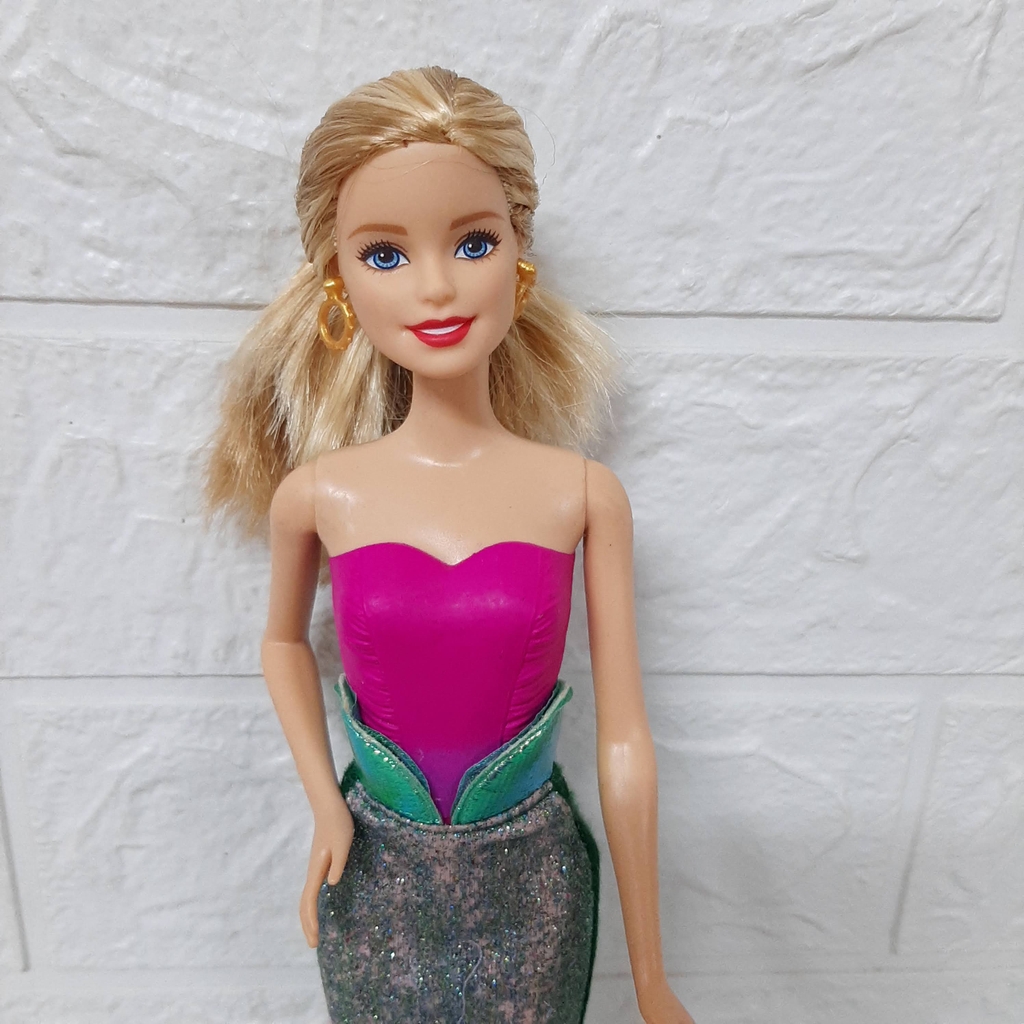 Bánh búp bê Barbie váy ren xanh đuôi hoa hồng sắc mầu nhiều tầng 968  Bánh  sinh nhật kỷ niệm