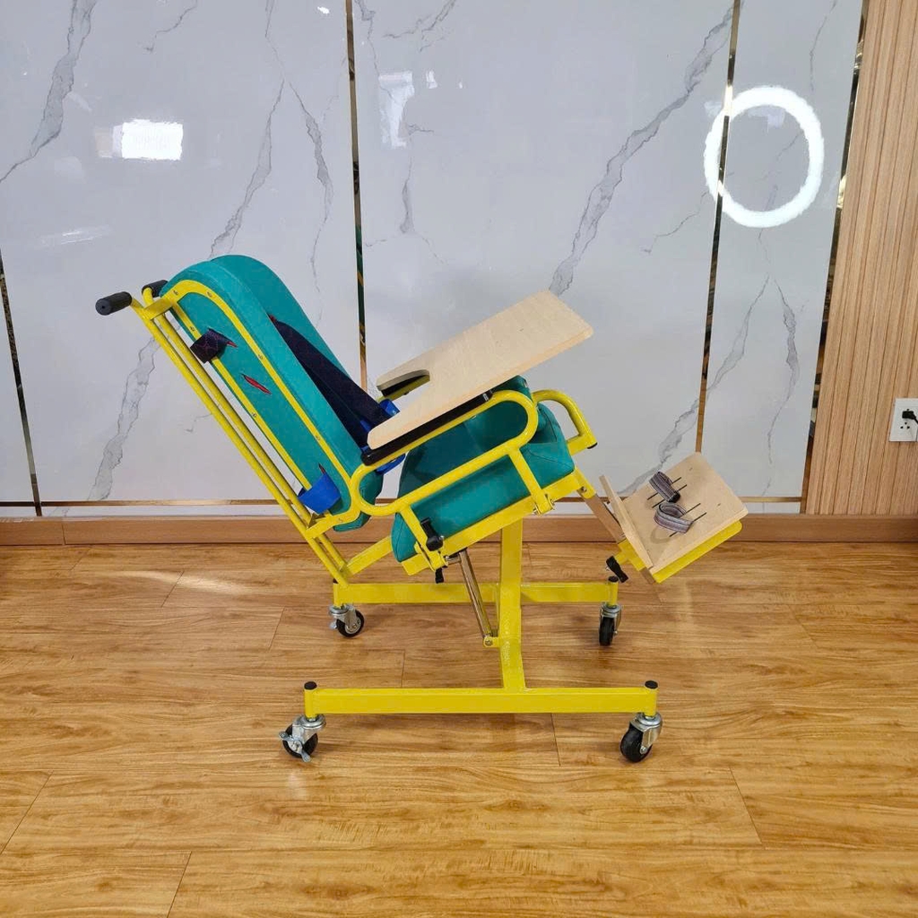 PN49M1 - Ghế ngồi trẻ khuyết tật tam giác ngã nằm