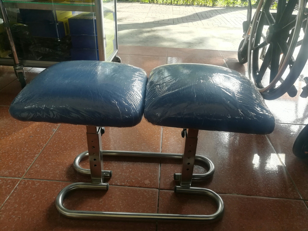 Bục kê chân inox