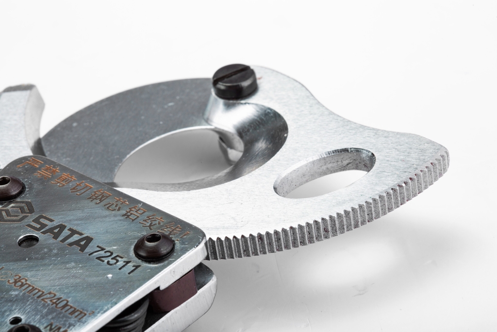 Kéo cắt cáp loại Ratchet SATA 72511 - RATCHETING CABLE CUTTER 240MM