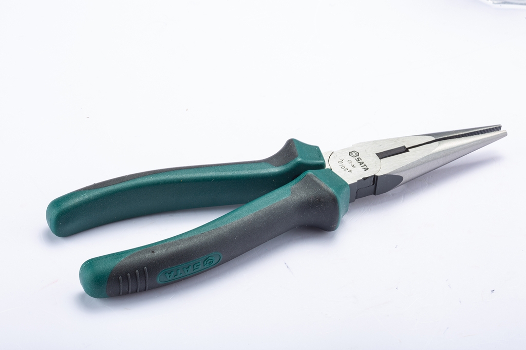 Kìm mũi thẳng nhọn SATA 6 inch 70101A - Long Nose Pliers 6
