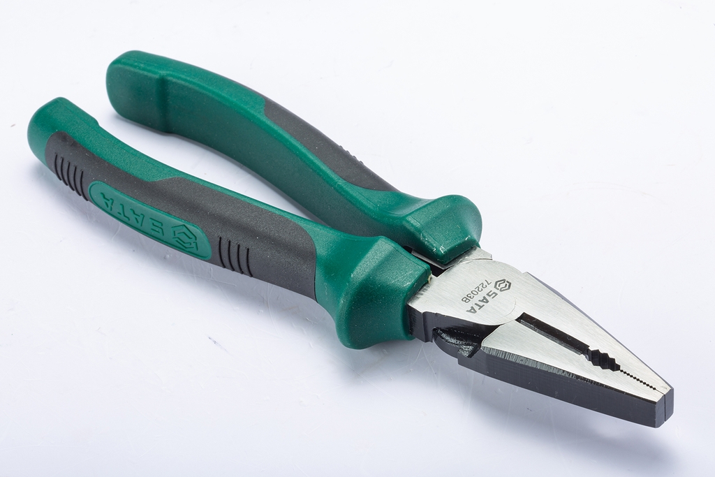 Kìm cắt tổng hợp SATA 7 inch 72202B - High Leverage Combination Pliers 7