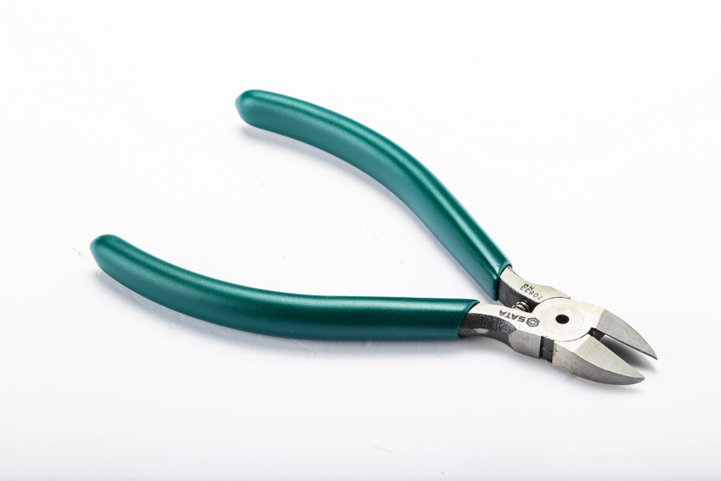 Kìm cắt lưỡi phẳng có lò xo SATA 5 inch 70633