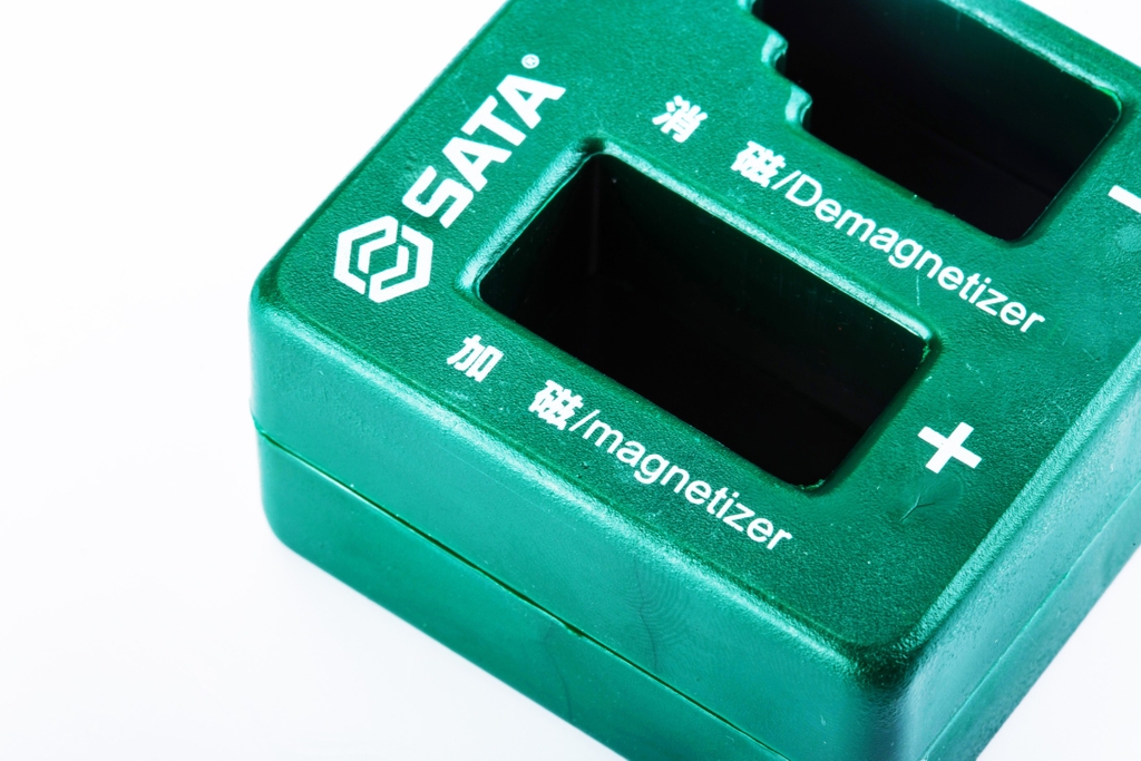 Thiết bị nhiễm từ và khử từ SATA 64201