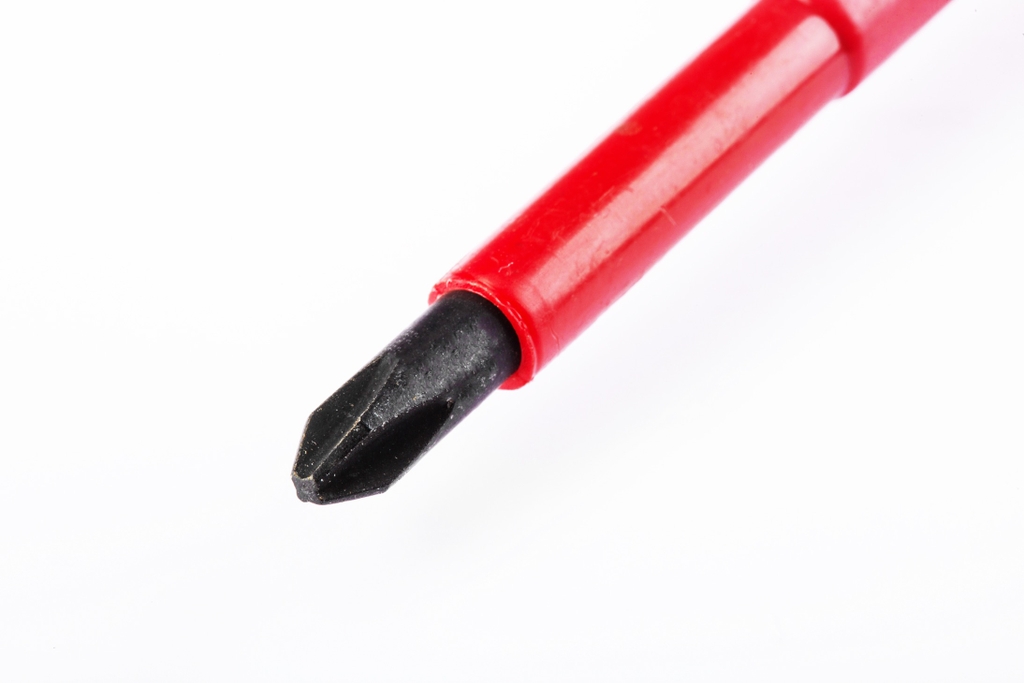 Tuốc nơ vít T đầu chữ thập SATA 3*150mm 61224
