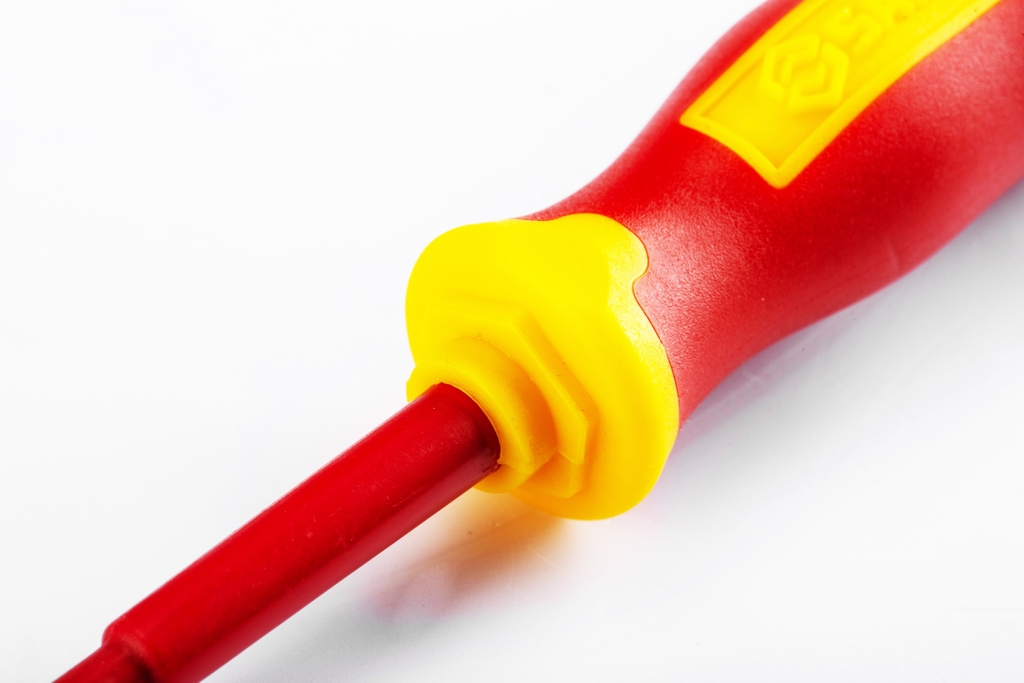 Tuốc nơ vít đầu dẹp SATA 6 5*150mm 275mm 61325