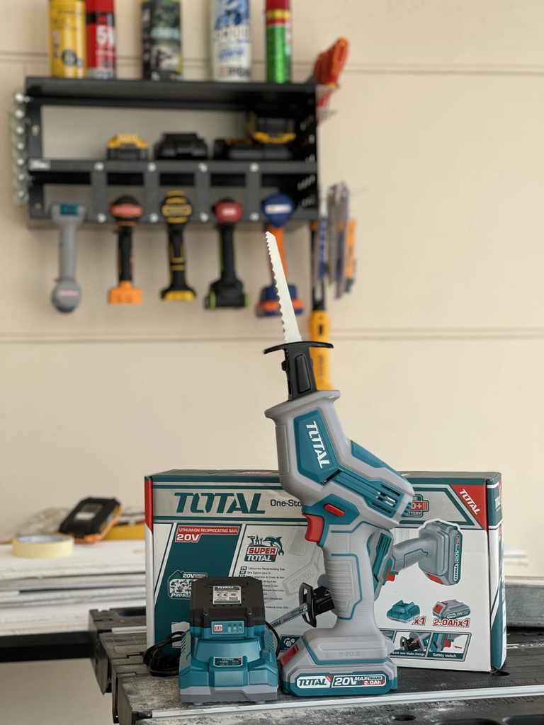 Máy cưa kiếm dùng pin Lithium-ion 20V TRSLI65061 TOTAL