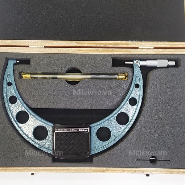 Panme đo ngoài cơ khí 225-250mm/0.01mm Mitutoyo 103-146-10