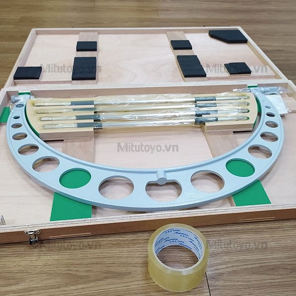Panme đo ngoài cơ khí 500-600mm/0.01mm Mitutoyo 104-144A