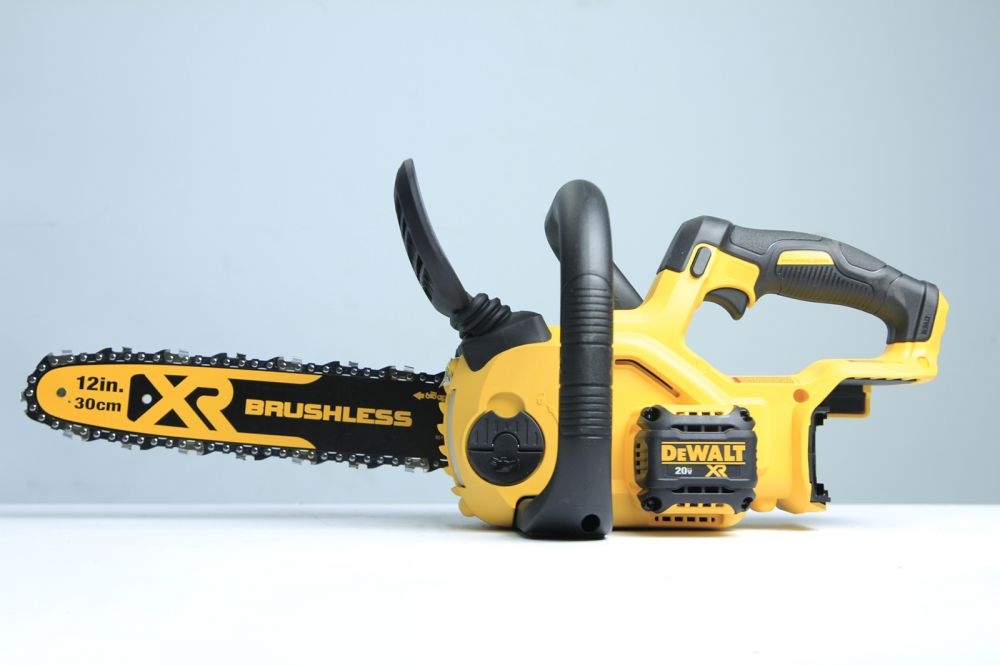 Máy cưa xích dùng pin Dewalt DCCS620B