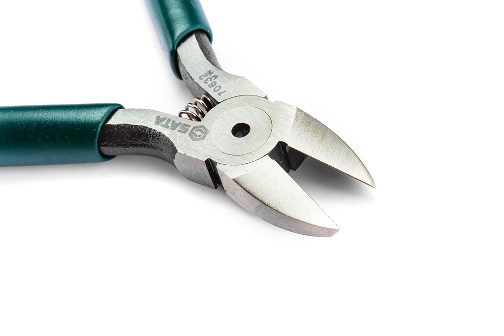 Kìm cắt mũi cong có lò xo SATA 4 inch 70631