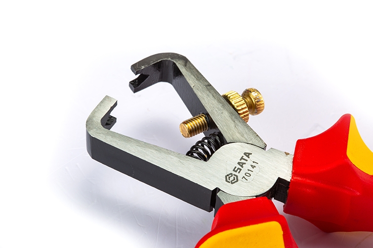 Kìm tuốt dây 6 inch 70141 - VDE INSULATED WIRE STRIPPER 6