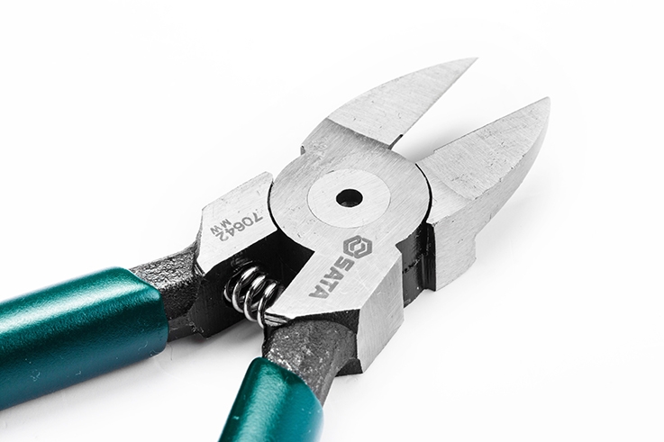 Kìm cắt ống nhựa mũi cong SATA 7 inch 70643
