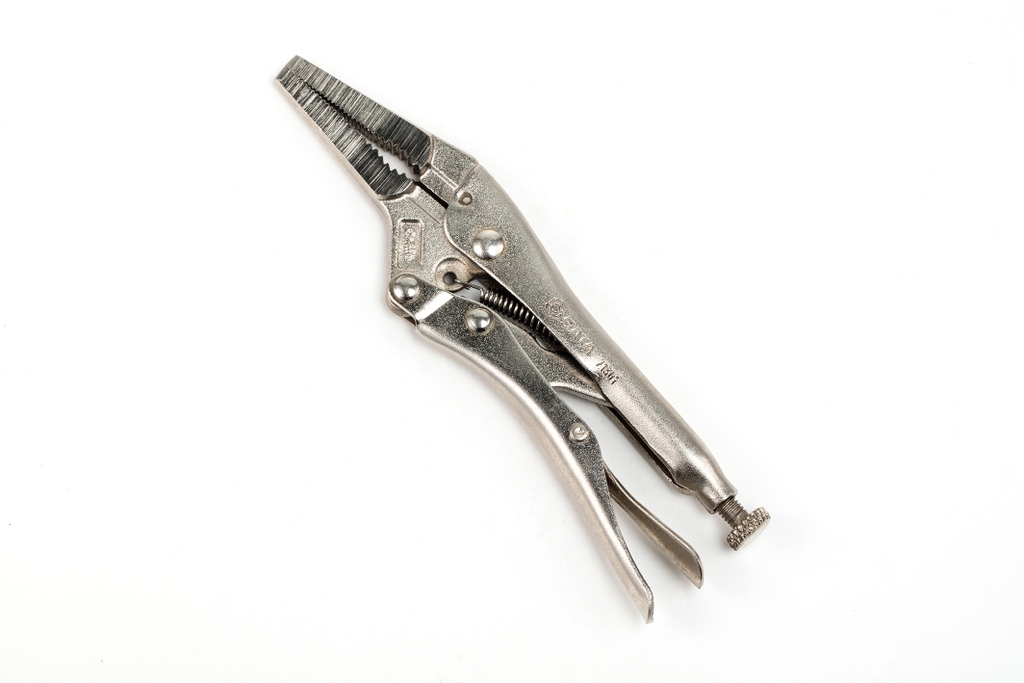 Kìm bấm khóa mũi nhọn SATA 9 inch 71302