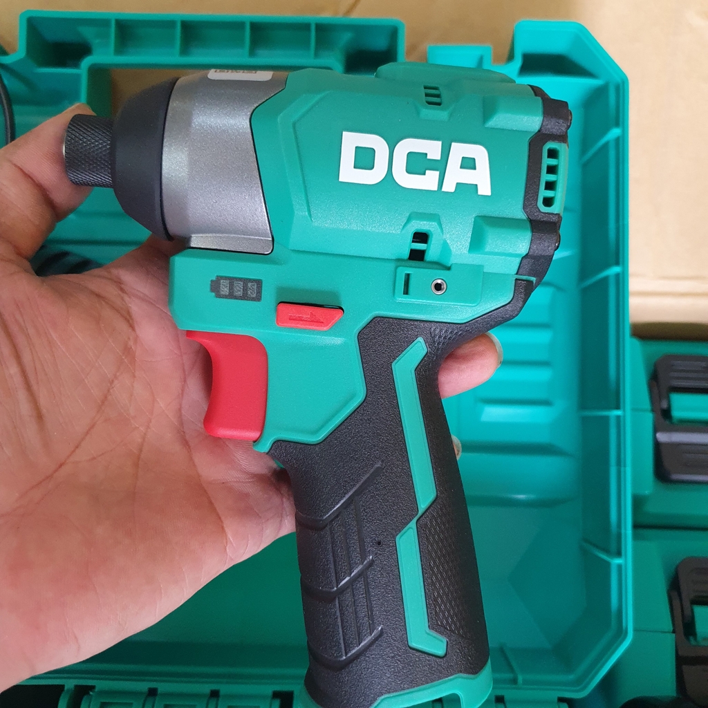 Máy siết vít dùng pin DCA ADPL04-8Z