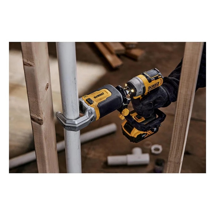 Đèn pin 20V Dewalt DCL045-XJ