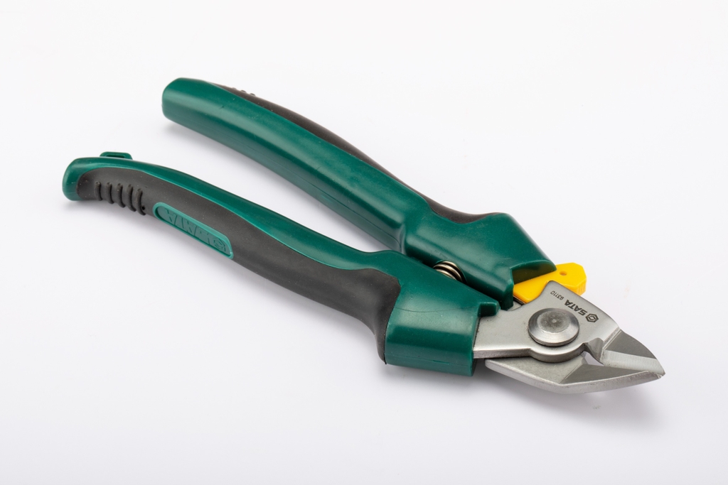 Kéo mũi cong cắt dây có lò xo 7 inch SATA 93110 - ELECTRICANS DIAGONAL PLIERS 7