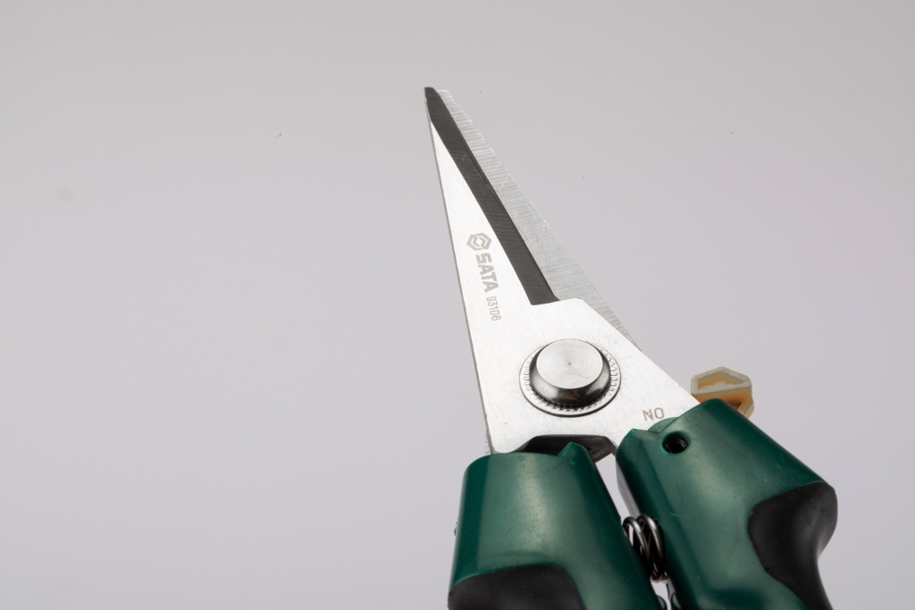 Kéo cắt dây điện đa năng mũi thẳng 8 inch SATA 93106 - MULTI-USE SCISSORS 8