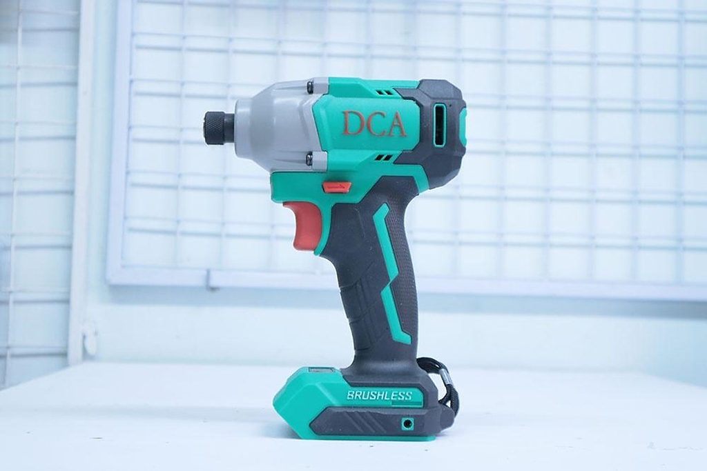 Máy siết vít dùng pin  DCA ADPL03-14Z