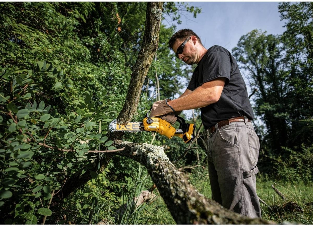 Máy cưa xích dùng pin Dewalt DCCS623B
